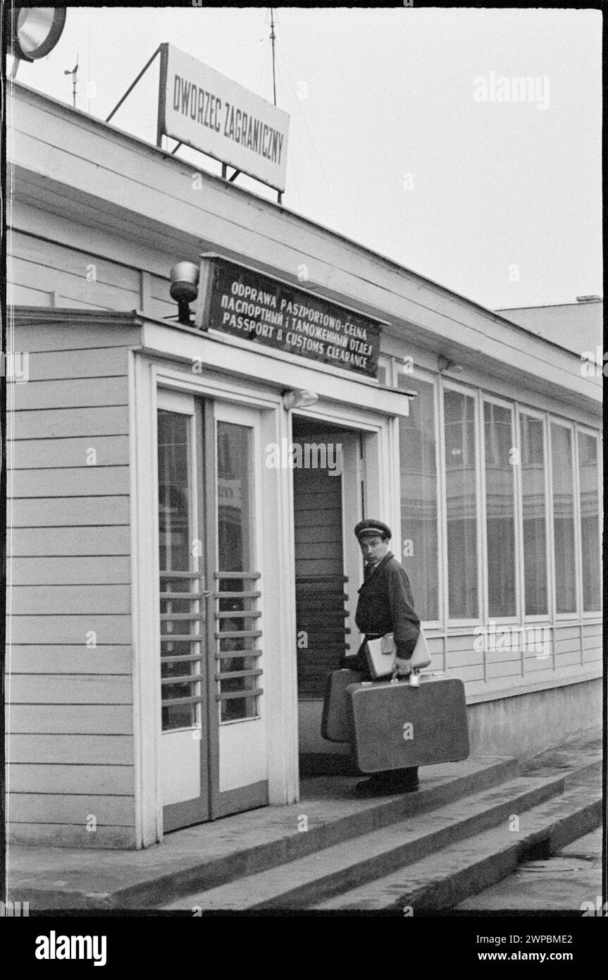 Traveler's check Black and White Stock Photos & Images - Alamy