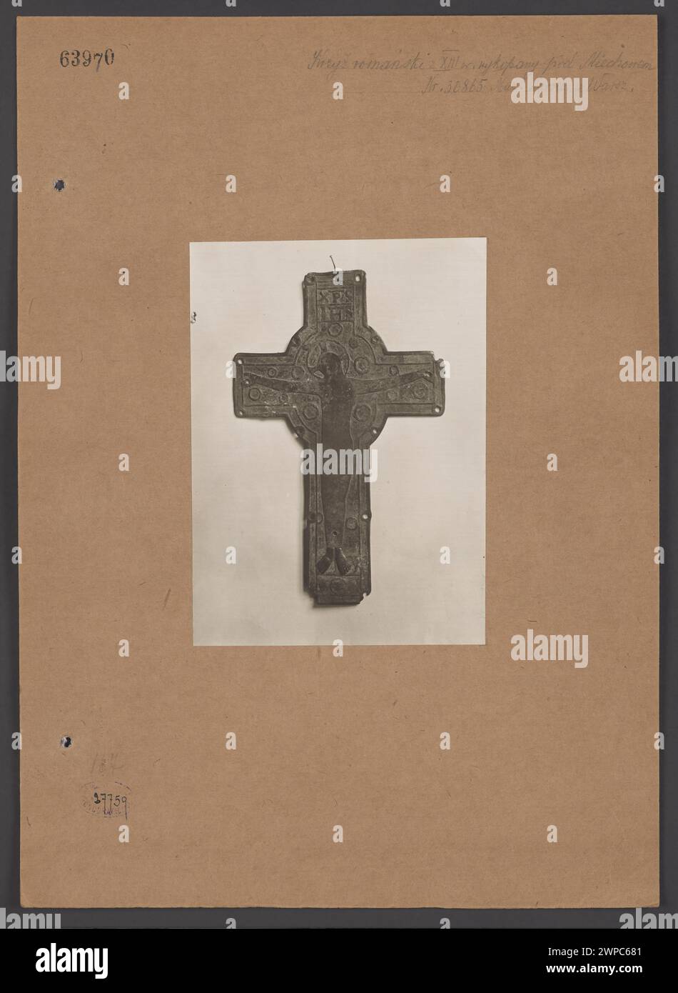 Cross from the liturgical book in the collections of the National Museum in Warsaw since 1920;  Not after 1925 (1920-00-00-1925-00-00); Stock Photo