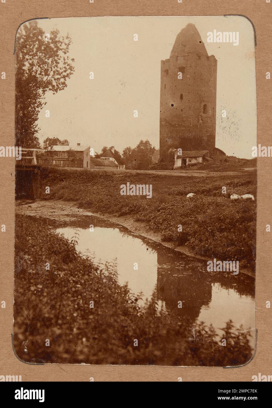 Rawa Mazowiecka. Knowing the castle of Mazowieckie princes - general view;  around 1905 1915 (negative); around 1915-1927 (print) (1900-00-00-1927-00-00); Stock Photo