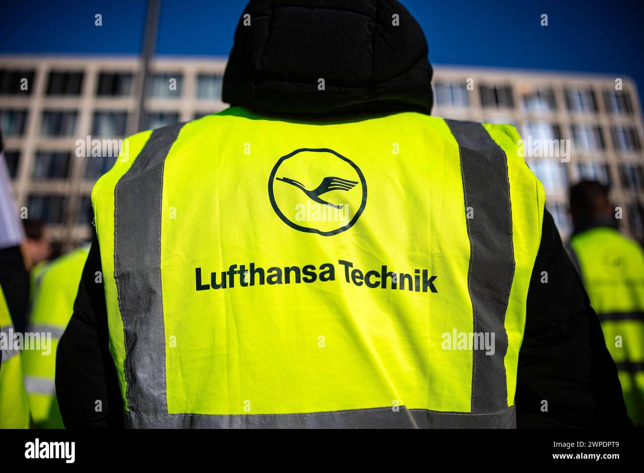 flughafen mitarbeiter gesucht