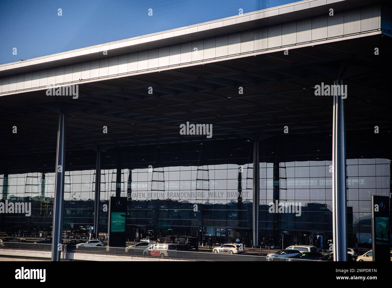 flughafen mitarbeiter gesucht