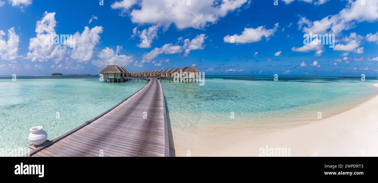 Tropical luxury destination hi-res stock photography and images - Alamy