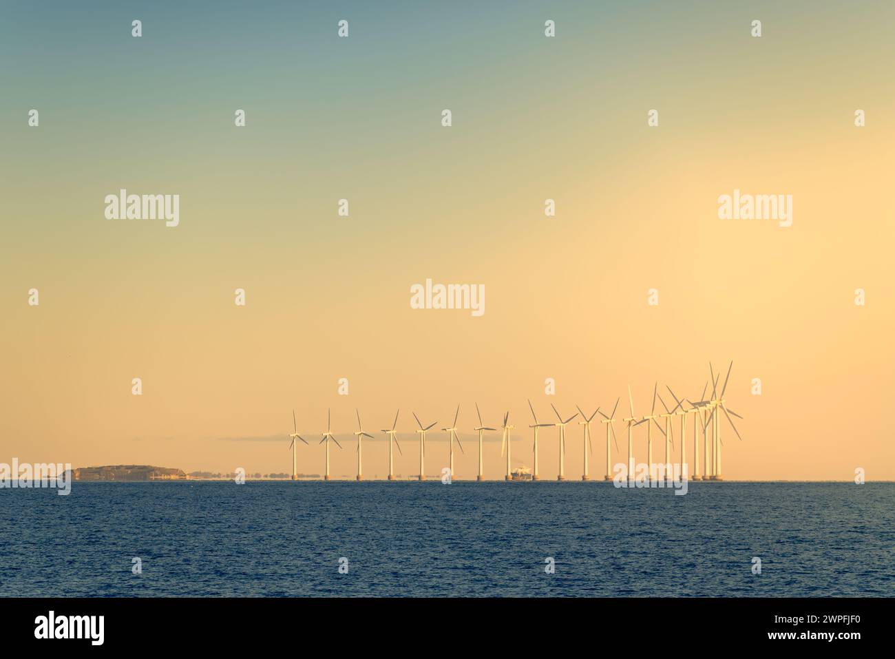 Copenhagen, Denmark - Øresund wind farm Stock Photo - Alamy