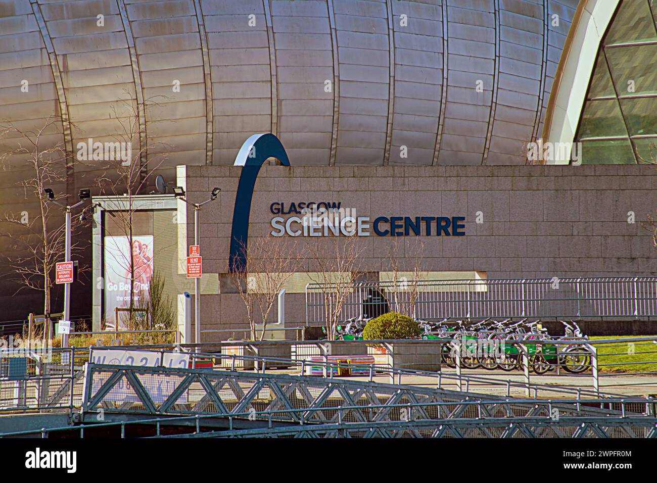 Glasgow, Scotland, UK. 7th March, 2024: UK Weather:  Sunny in the city saw locals and tourists on the streets of the city centre.  The science centre on the clyde. Credit Gerard Ferry/Alamy Live News Stock Photo