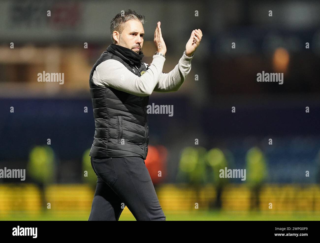 LONDON, ENGLAND - MARCH 6: Martí Cifuentes, manager of Queens Park Rangers clapping the fans after the Sky Bet Championship match between Queens Park Rangers and West Bromwich Albion at Loftus Road on March 6, 2024 in London, England.(Photo by Dylan Hepworth/MB Media) Stock Photo