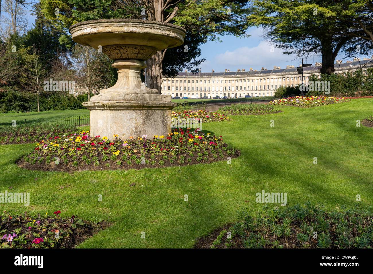 Flower beds in spring on Royal Avenue, Bath, Somerset Stock Photo - Alamy