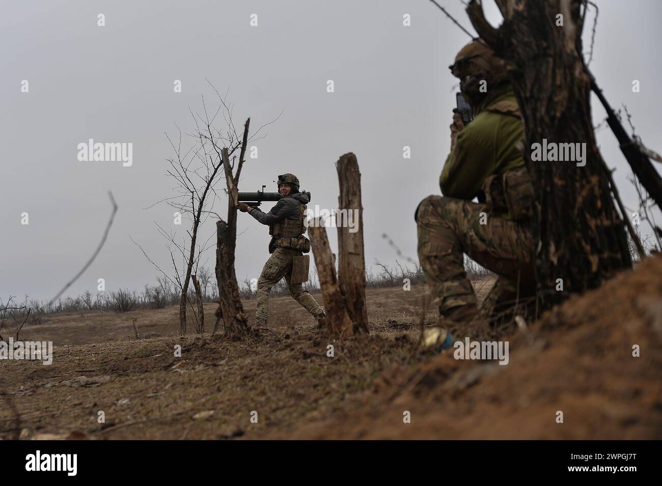 Kyiv, Donetsk Oblast, Ukraine. 7th Mar, 2024. A Ukrainian soldier prepares to fire a Hornet system at Russian lines. Russian infantry positions are 100m away from Ukrainian lines. (Credit Image: © Madeleine Kelly/ZUMA Press Wire) EDITORIAL USAGE ONLY! Not for Commercial USAGE! Stock Photo