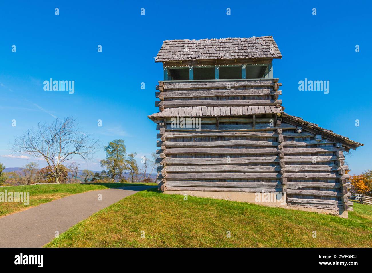 Lookout tower and cabin on Groundhog Mountain on the Blue Ridge Parkway in Virginia. Stock Photo