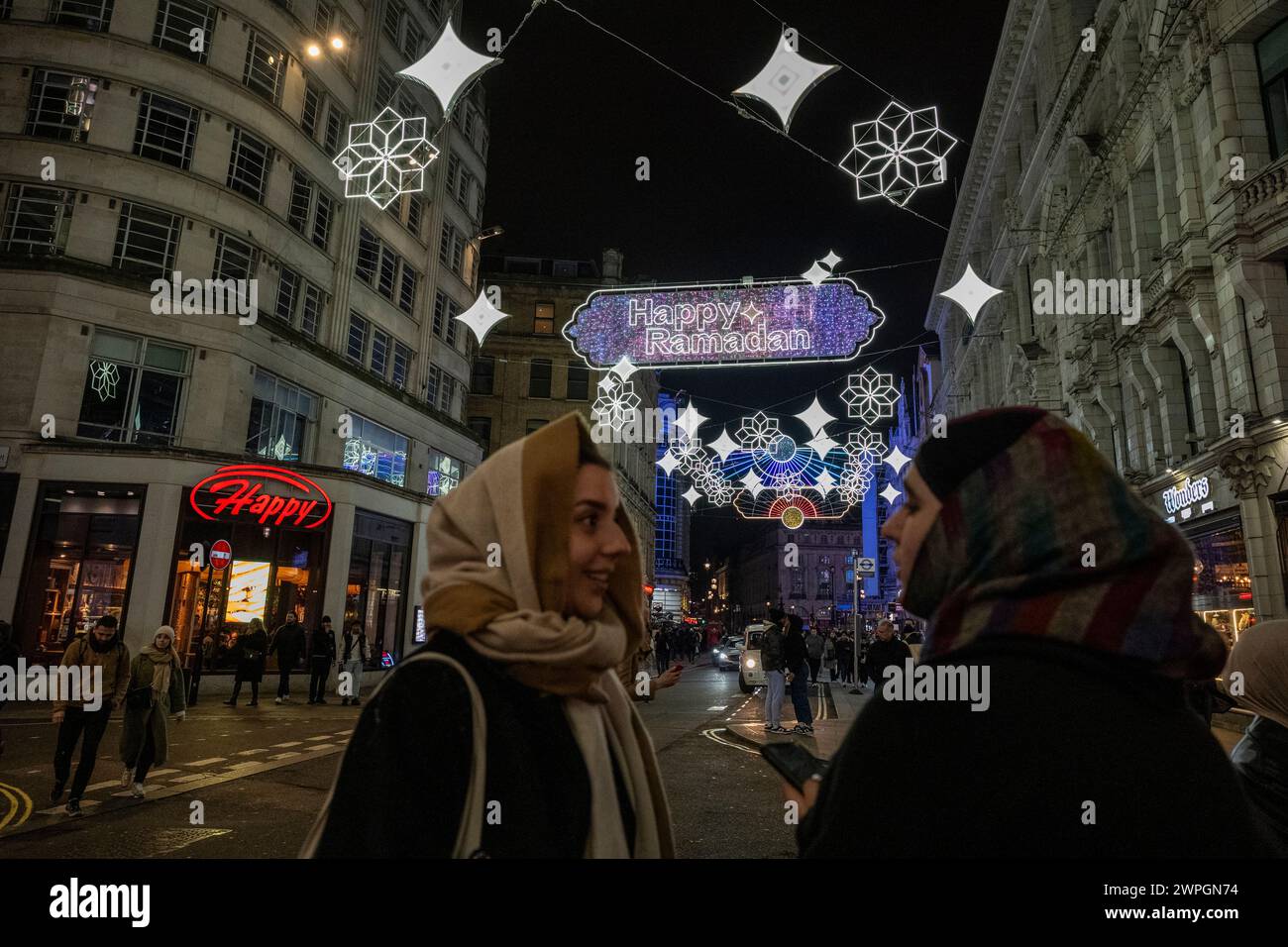 ramadan lights london piccadilly circus