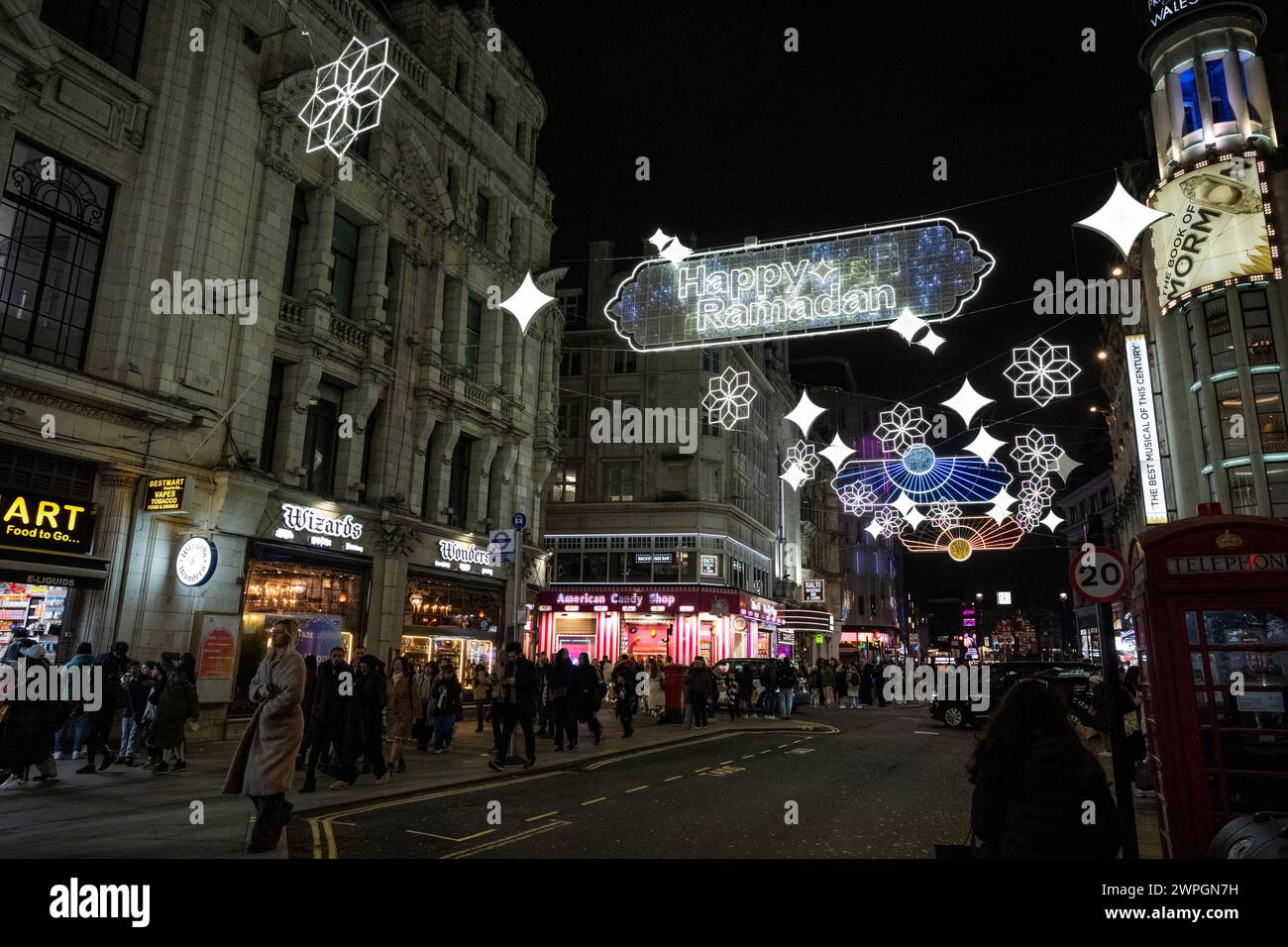 ramadan lights sadiq khan