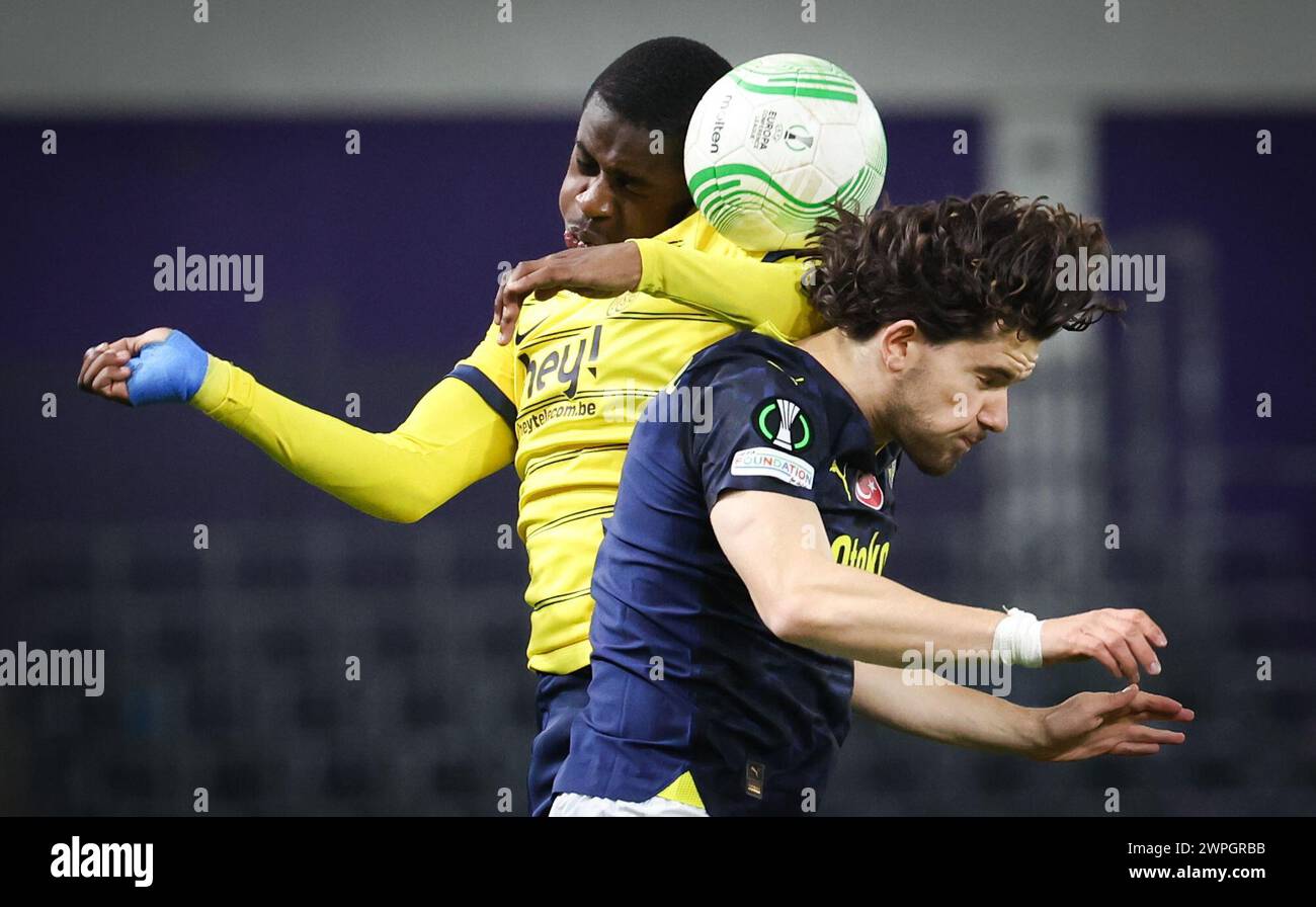 Brussels, Belgium. 07th Mar, 2024. Union's Noah Sadiki and Fenerbahce's Ferdi Kadioglu fight for the ball during a soccer game between Belgian club Royale Union Saint Gilloise and Turkish club Fenerbahce, on Thursday 07 March 2024 in Brussels, the first leg of the 1/8 finals of the UEFA Conference League competition. BELGA PHOTO VIRGINIE LEFOUR Credit: Belga News Agency/Alamy Live News Stock Photo