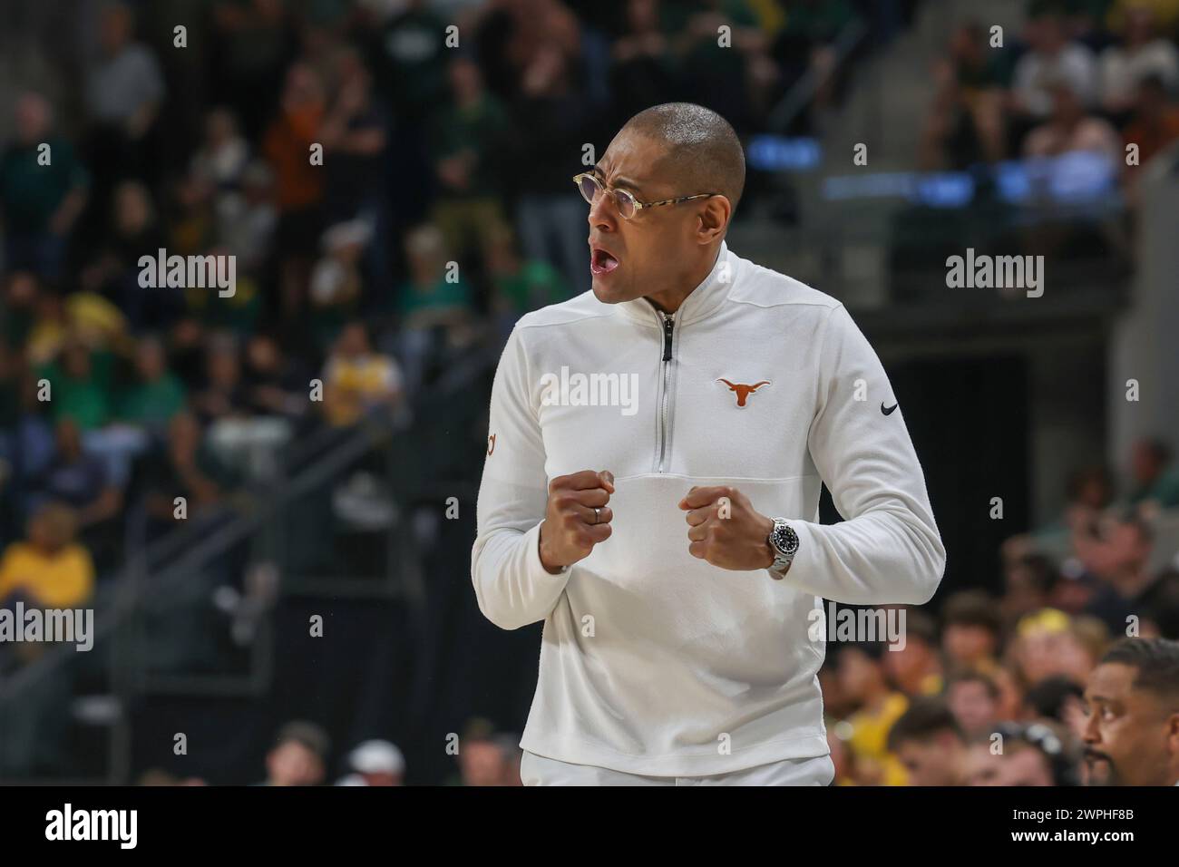 WACO, TX - MARCH 04: Texas Longhorns head coach Rodney Terry talks to ...