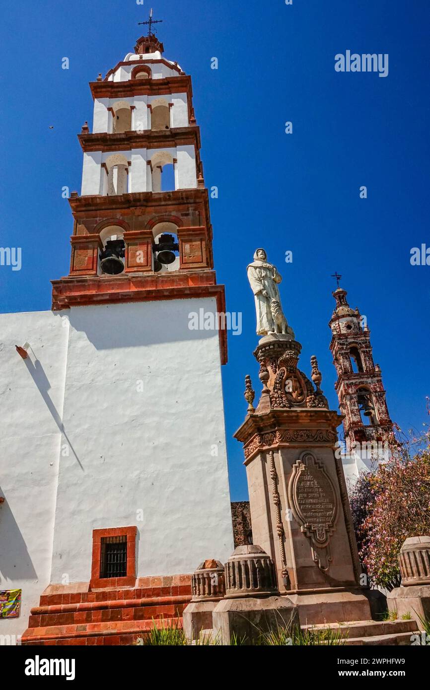 The Templo y Ex Convento de San Buenaventura or San Francisco Church in the central historic district in Salvatierra, Guanajuato, Mexico. The Franciscan church and convent was begun in 1659 but no completed until the 18th century. Stock Photo