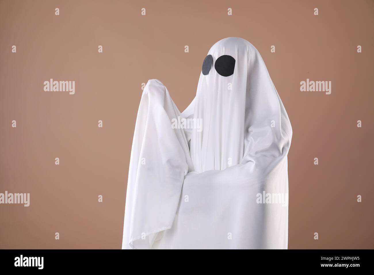 Creepy ghost person covered hi-res stock photography and images - Alamy