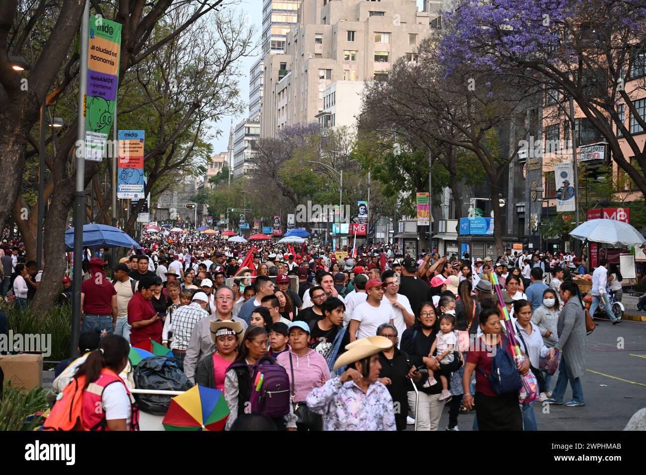 Cuauhtémoc, CDMX, México - 03 01 2024: coatecas apoyando a Claudia Sheinbaum durante marcha politica por morena en centro de ciudad de mexico Stock Photo