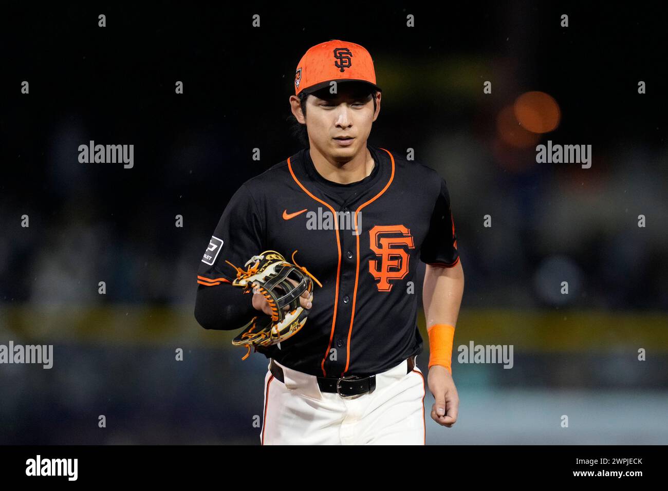 San Francisco Giants center fielder Jung Hoo Lee, of South Korea, runs