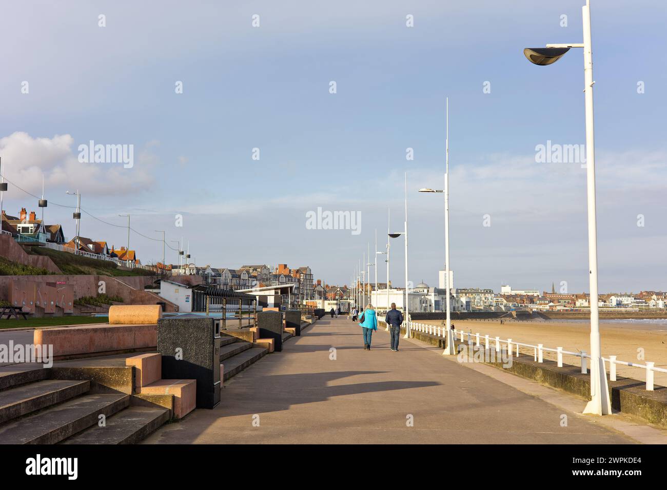 South Beach and promenade at Bridlington seaside resort in Yorkshire ...