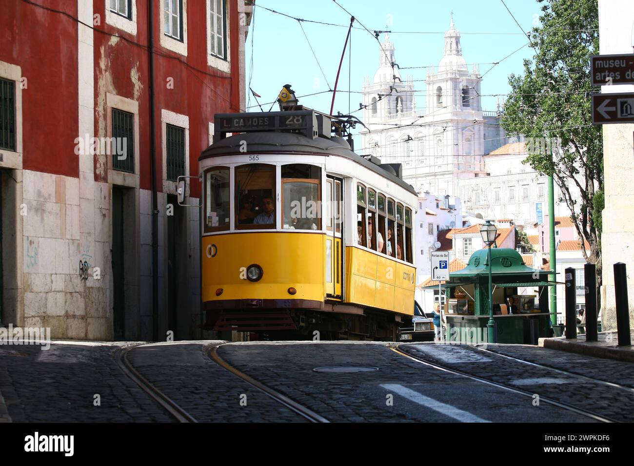 Lisbona e caratteristico tram giallo/Lisbon and characteristic yellow streetcar Stock Photo