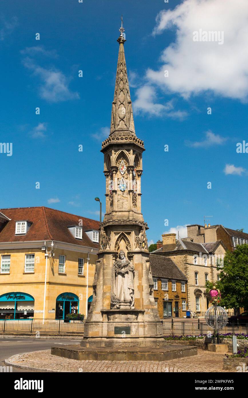 Banbury Cross, Banbury, UK, on a sunny day with blue sky / skies. Victorian monument erected in 1859 for a royal wedding / marriage. (134) Stock Photo