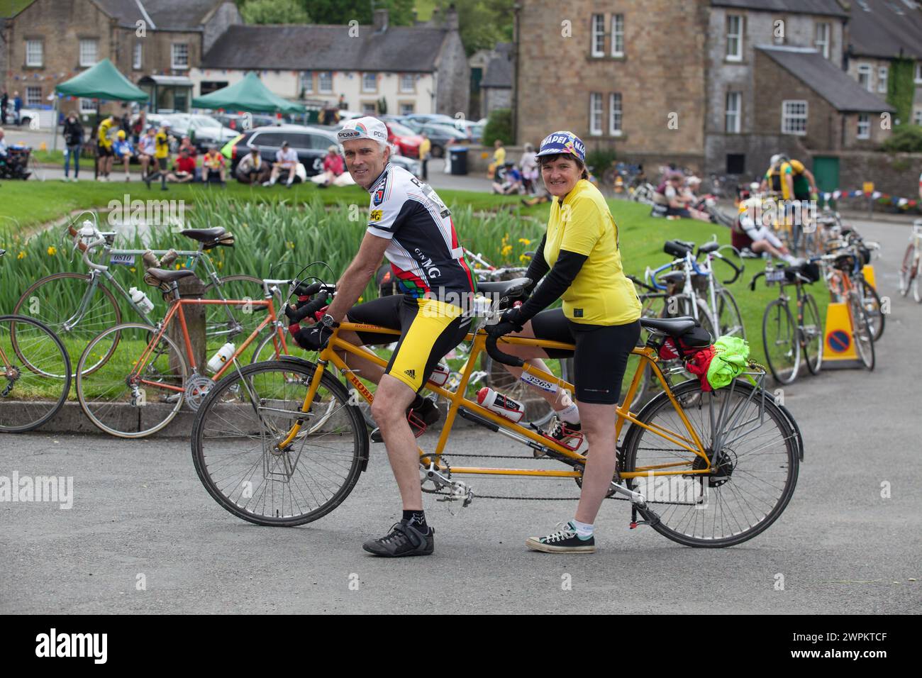 2106/15  Tandem in Hartington.  Three Thousand cyclists riding vintage machines, all older than 1987, take to the hills of the Peak District in Derbys Stock Photo
