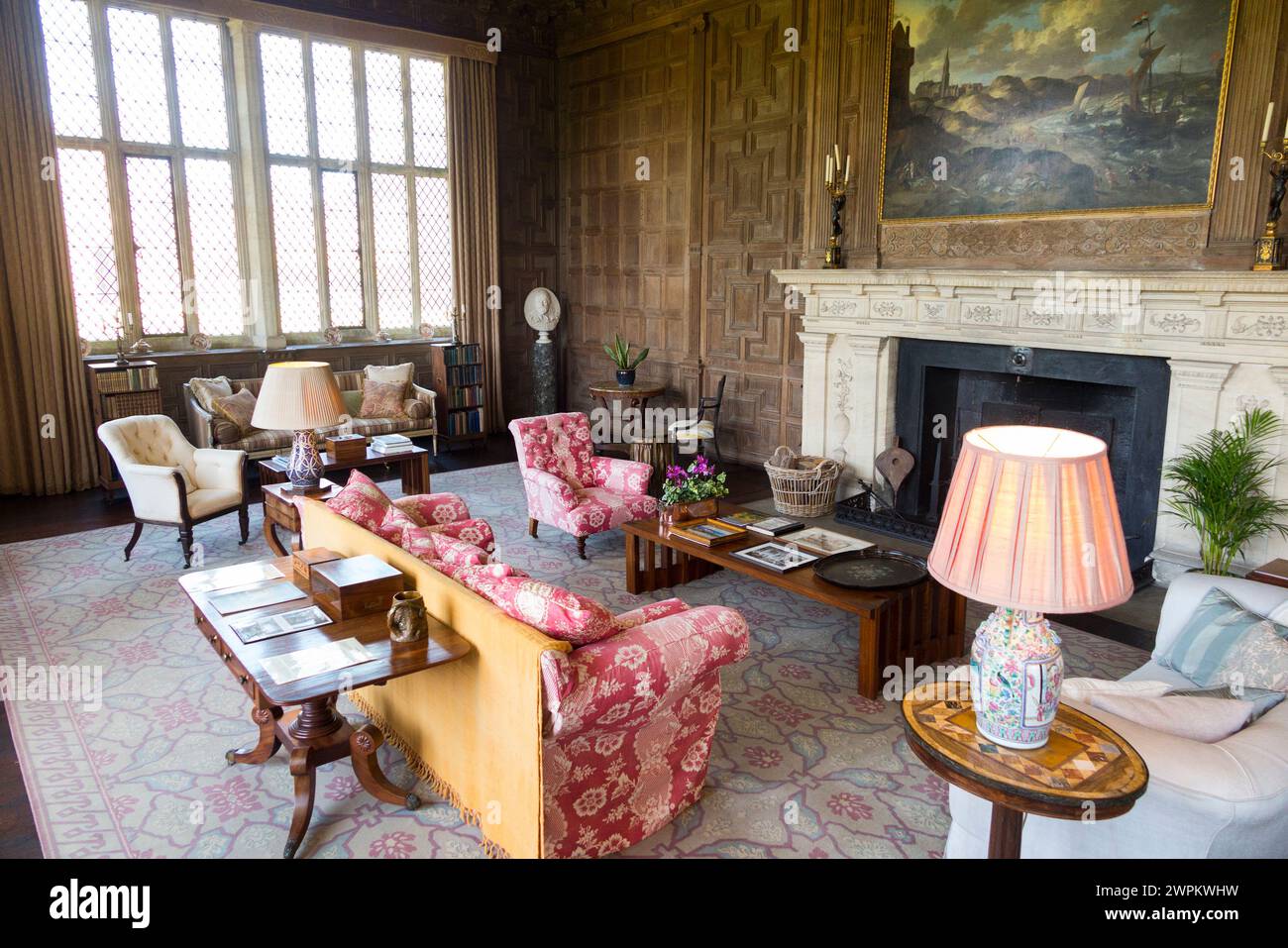 Hall with wood panelled walls hi-res stock photography and images - Alamy