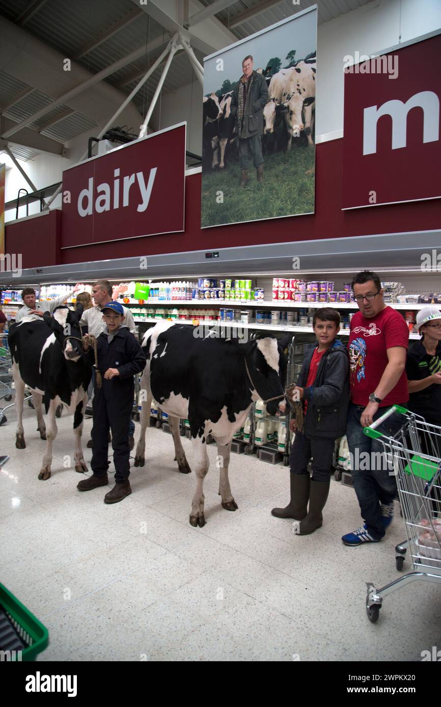 09/08/15  ***with video***  Joel Dary (14) with pal Dan Weaver (13), both from Stone, Staffordshire.  Protesting dairy farmers brought chaos to an Asd Stock Photo