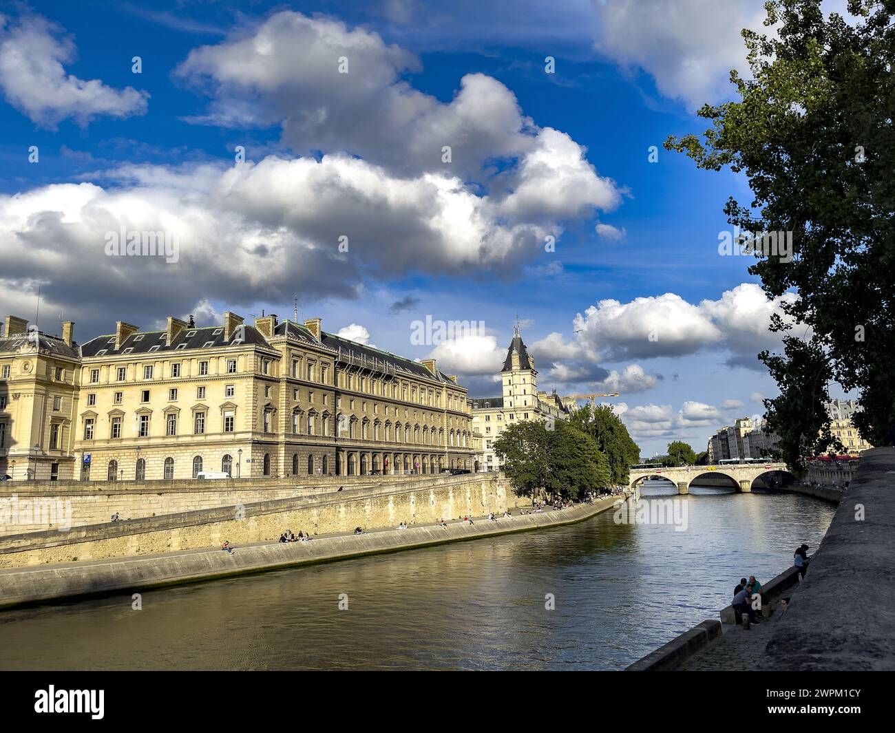 Bank of the River Seine, Ile de la Cite, and Palais de Justice, Paris, France, Europe Stock Photo