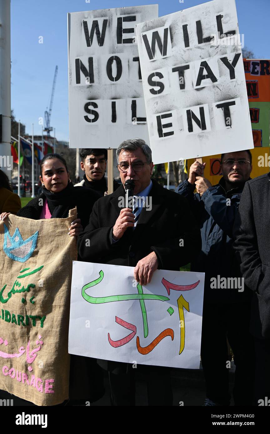 Children back school afghanistan hi-res stock photography and images