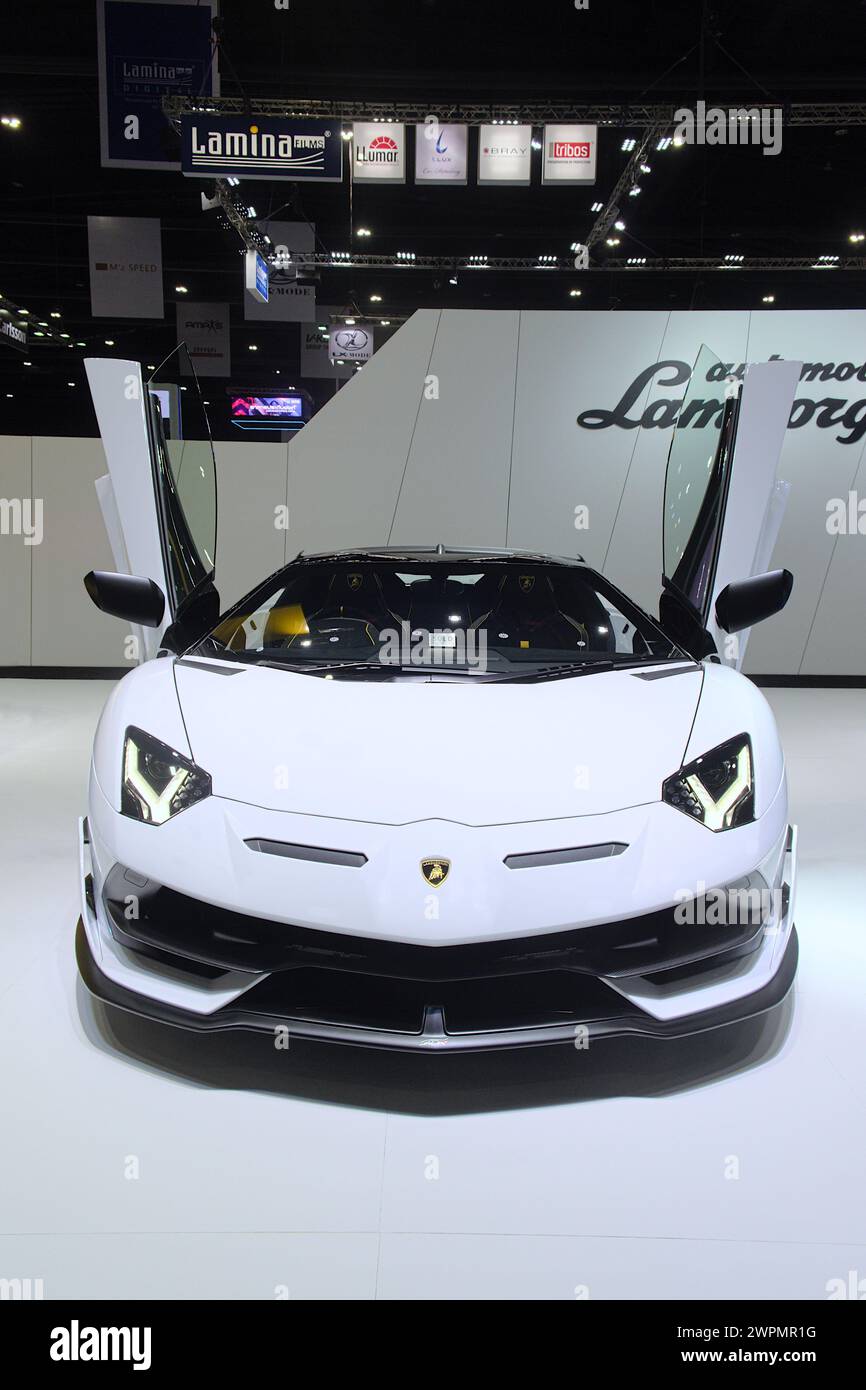 Lamborghini headlight hi-res stock photography and images - Alamy, image size:866x1390