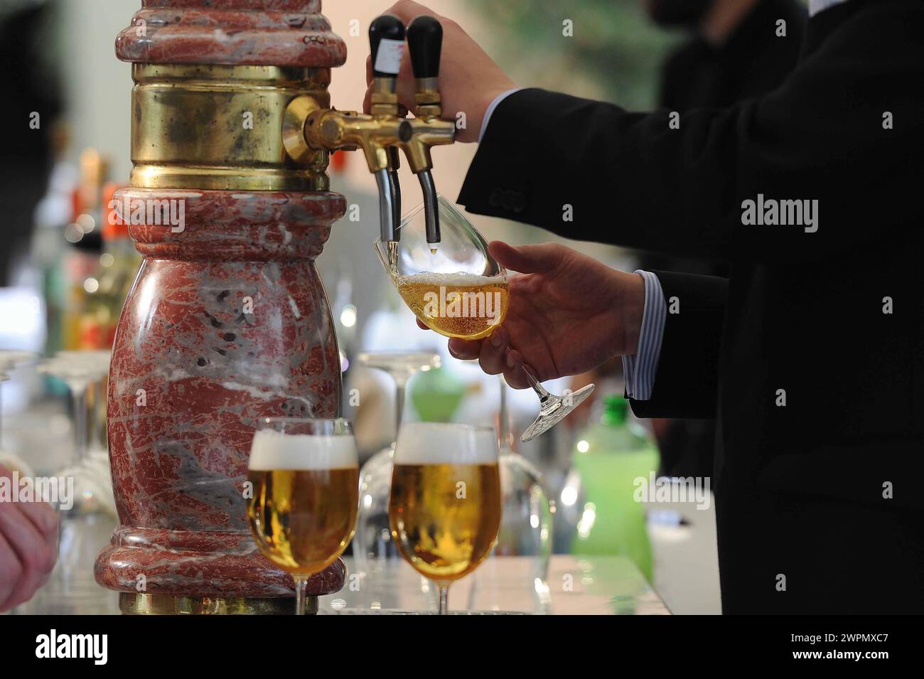 Glass of draft beer/boccale di birra alla spina Stock Photo