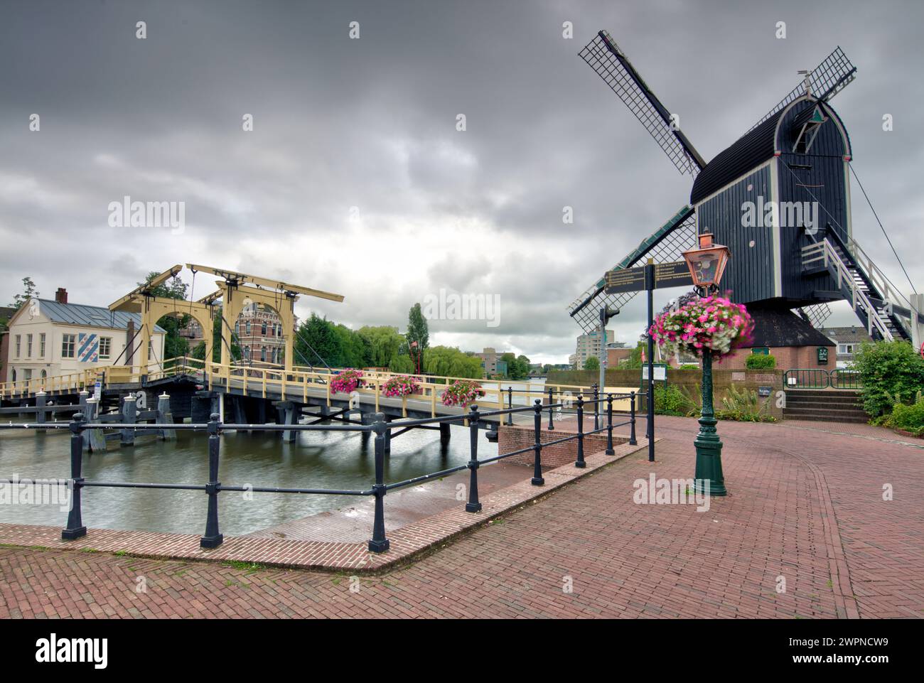 Molen de Put, windmill, drawbridge, Rembrandtbrug, canal, architecture ...