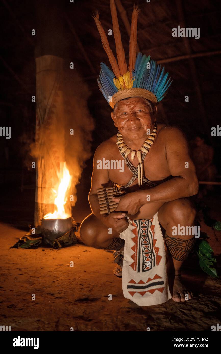 Brazilian amazon indigenous people hi-res stock photography and images ...