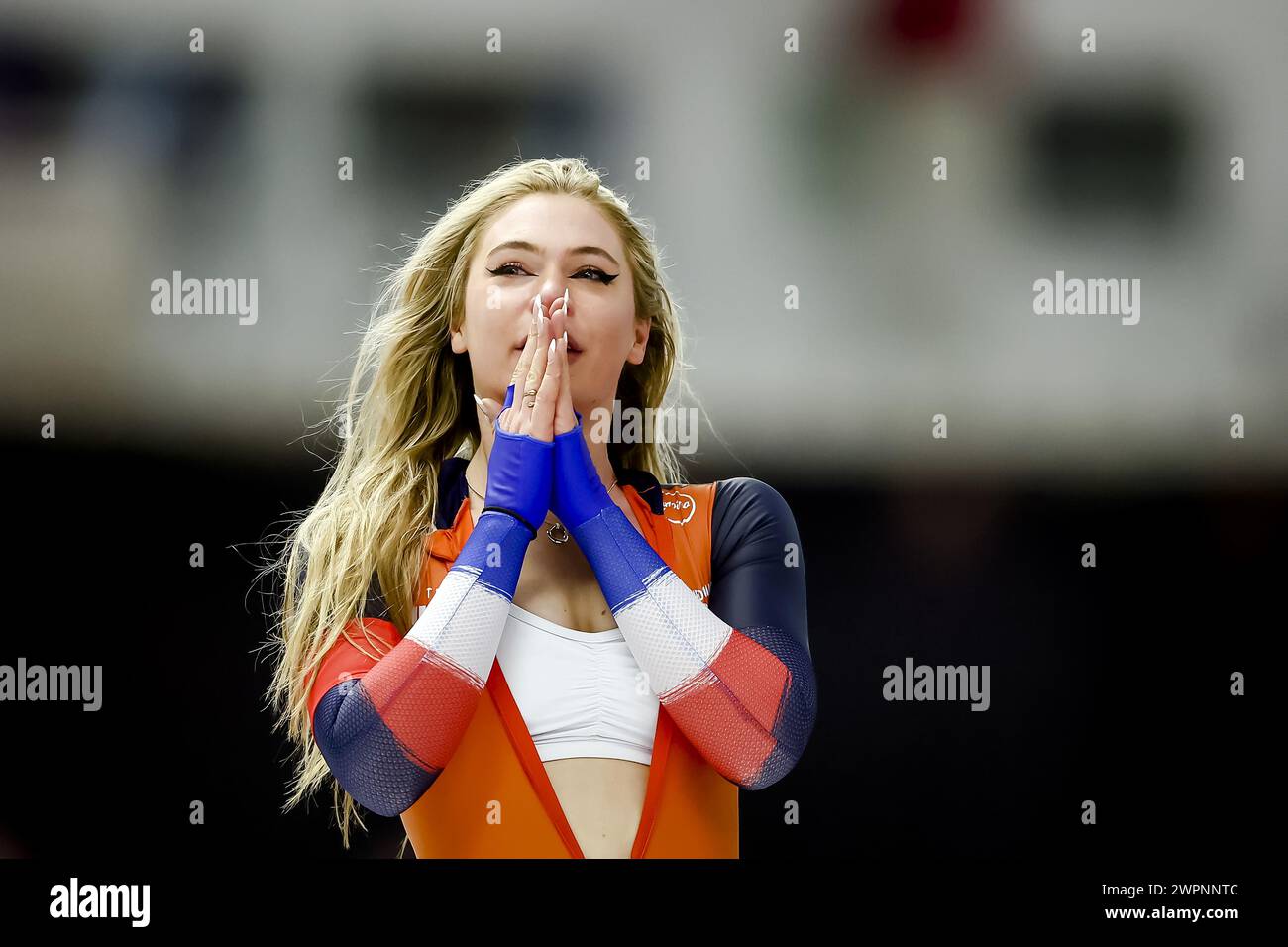 INZELL - Jutta Leerdam (NED) reacts after winning bronze after the