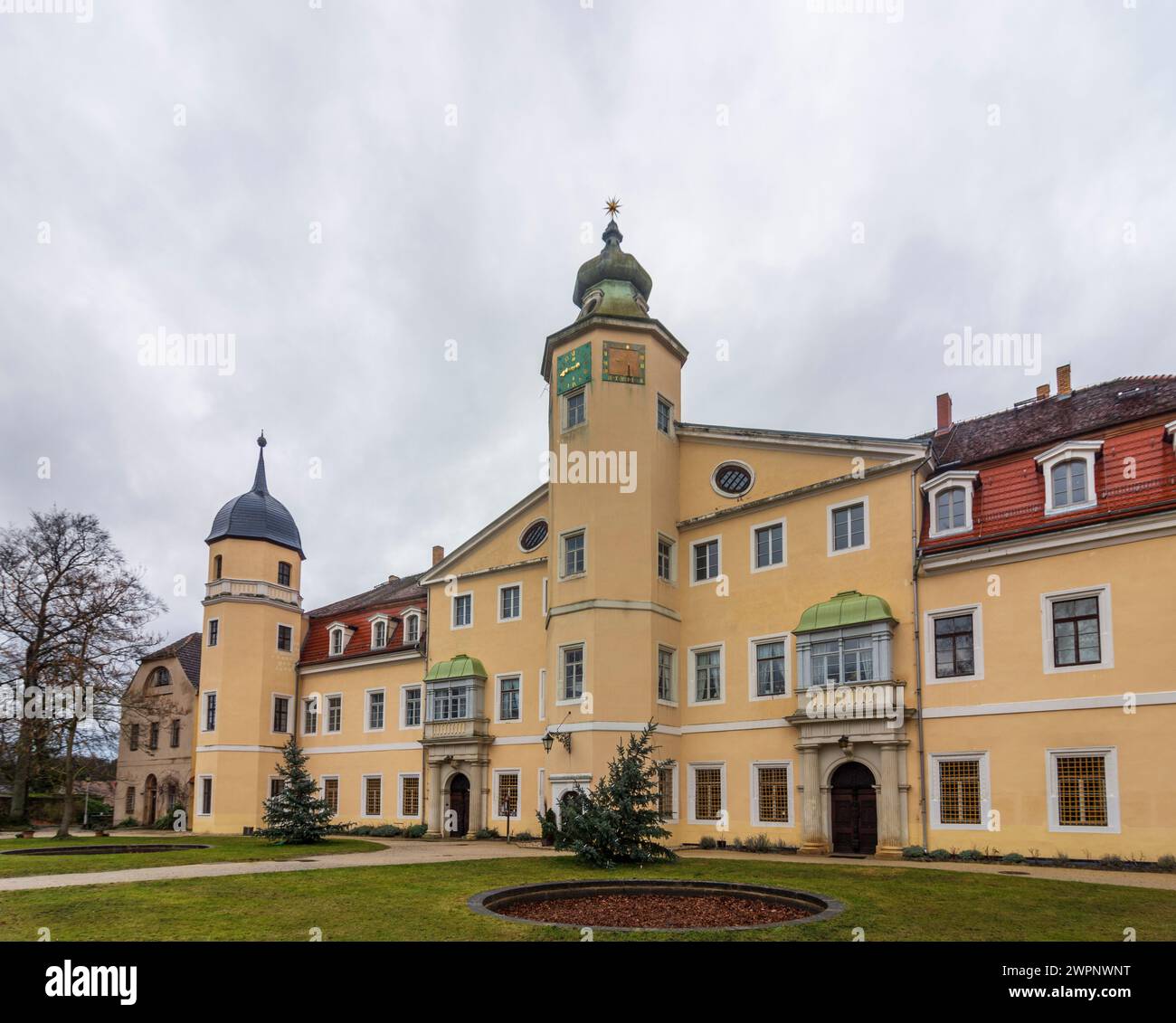 Schloss hermsdorf castle hires stock photography