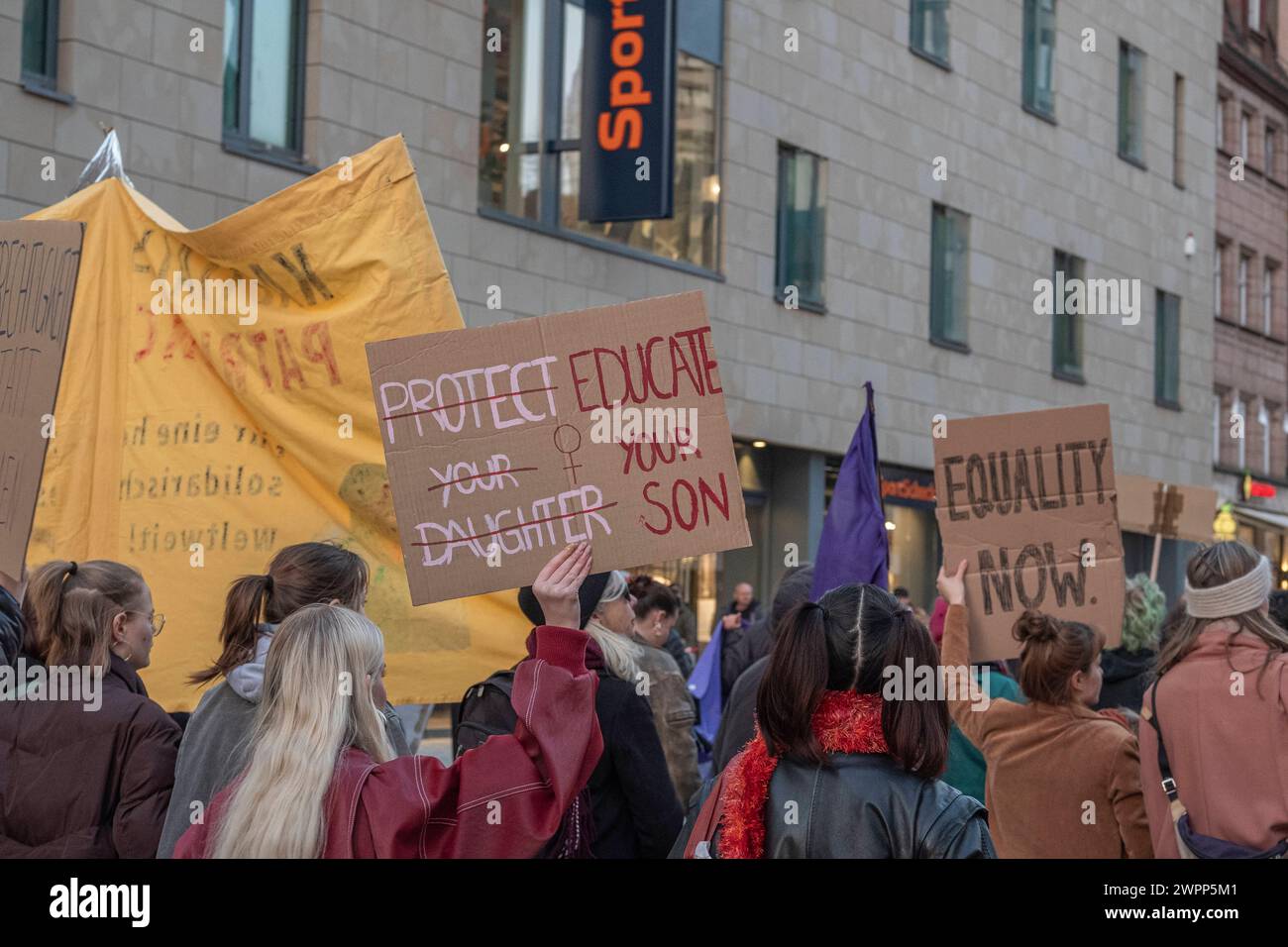  Feminstinnen hi-res stock photography and images - Alamy Bildidee 