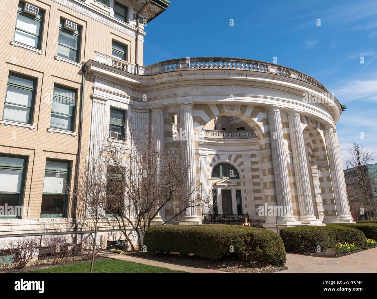 Buildings on the campus of Carnegie Mellon University in Pittsburgh ...