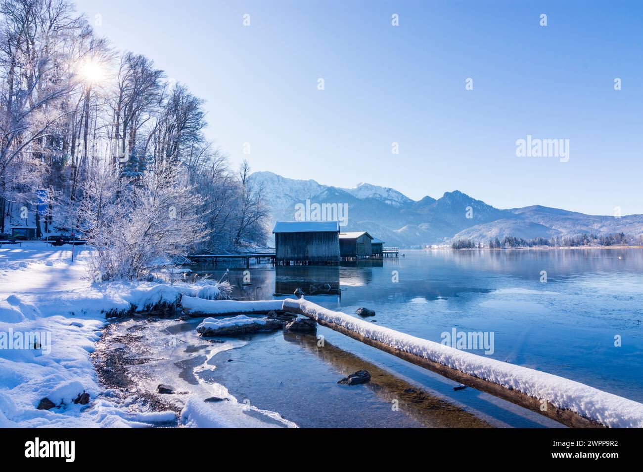 Kochel am See, lake Kochelsee, snow, hoarfrost, boathouses, Tölzer Land, Upper Bavaria, Bavaria, Germany Stock Photo