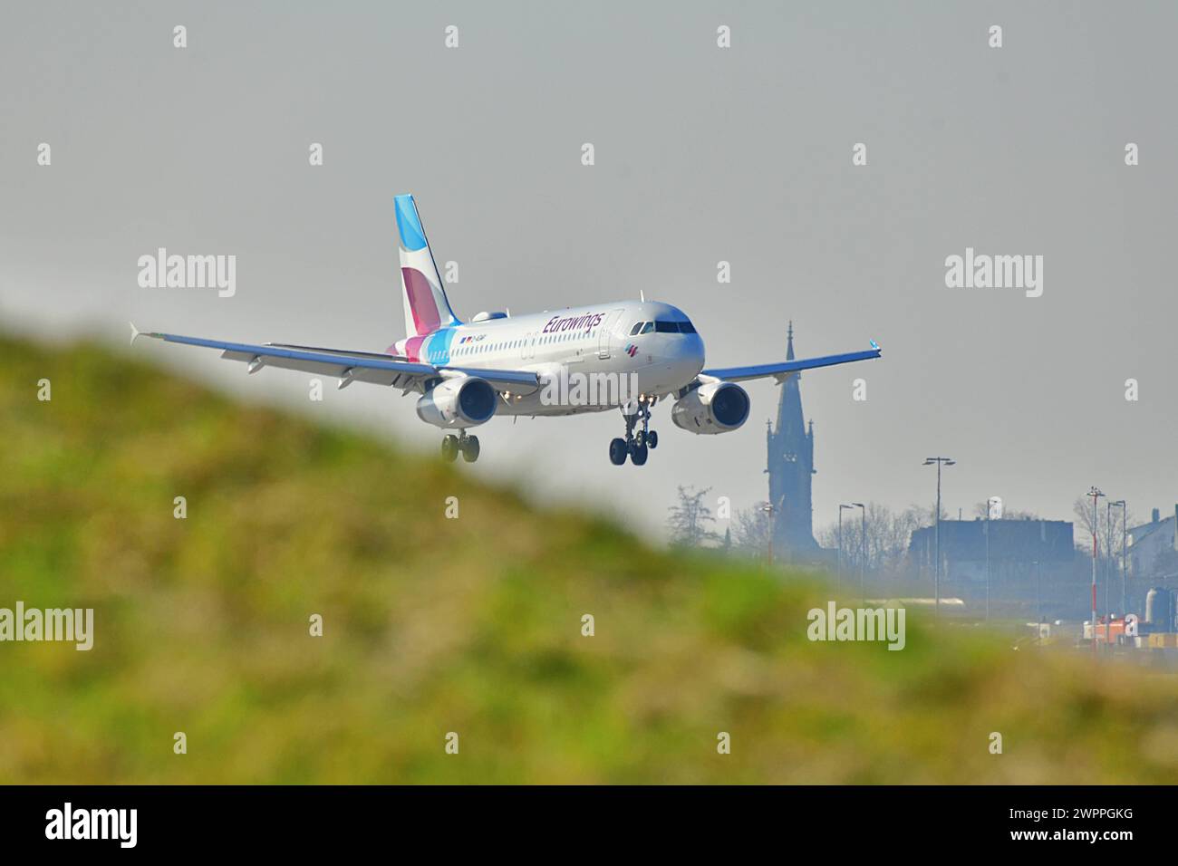 8.3.2024 Landung in Stuttgart Ein Airbus A320 der Fluggesellschaft