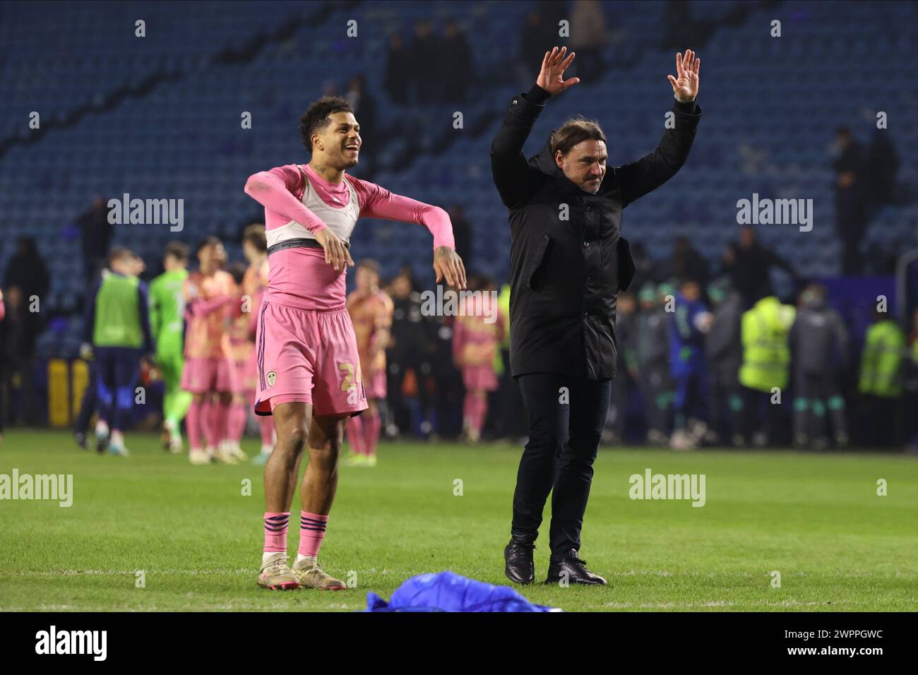 Daniel Rutter Sheffield Georginio Rutter (Leeds United) serenades the fans with Daniel Farke ...