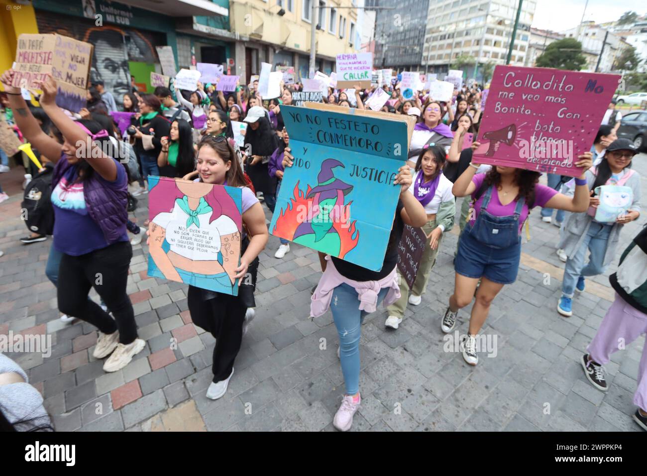 UIOMARCHADIADELAMUJER Quito, 8 de marzo de 2024. Marcha por el Dia