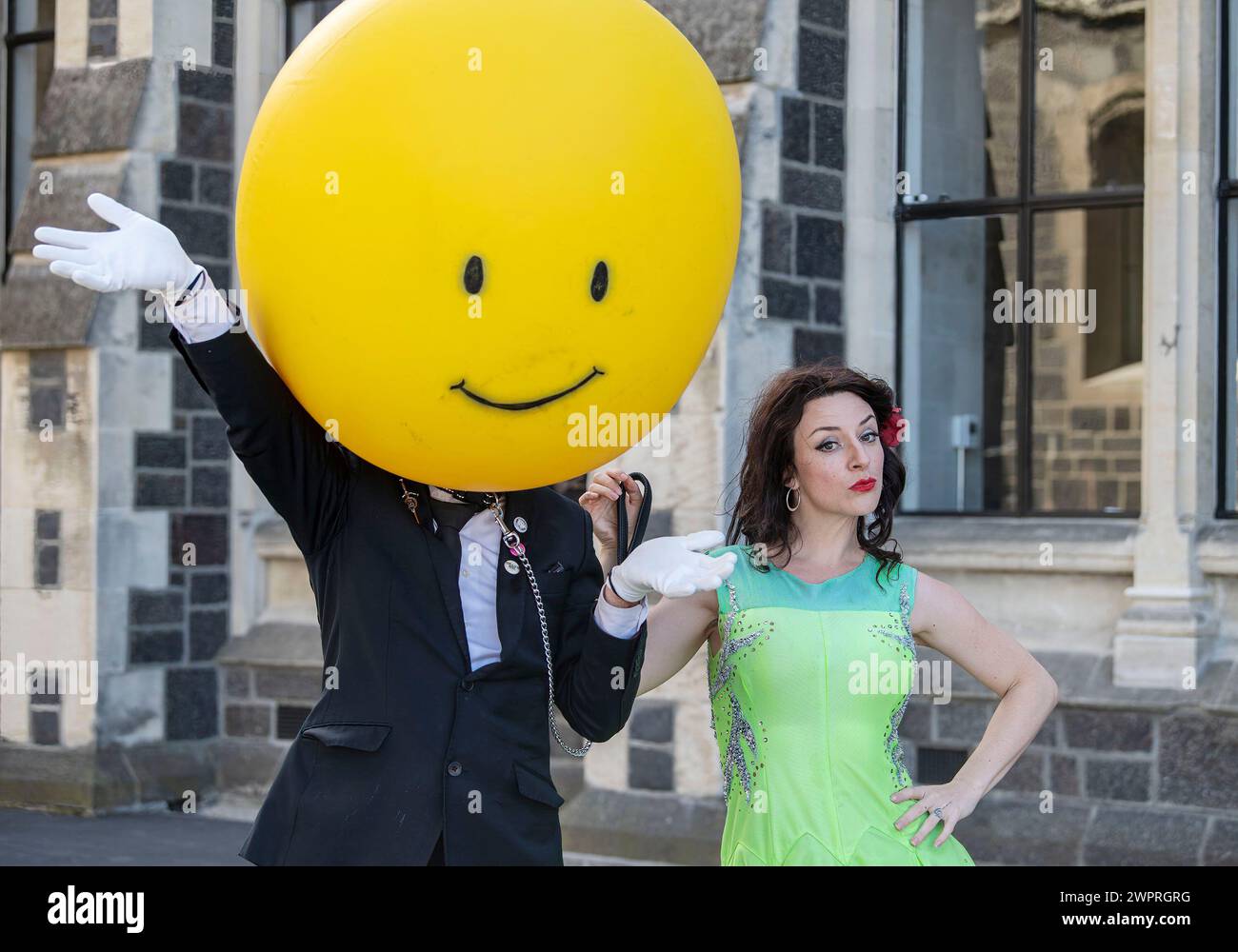 Christchurch, New Zealand. 9th Mar, 2024. Rollicking EntertainmentÃs Mr Big Head (DAVID LADDERMAN) and his companion (LIZZIE TOLLEMACHE) entertain onlookers as they stroll through the Off Centre Arts Festival. (Credit Image: © PJ Heller/ZUMA Press Wire) EDITORIAL USAGE ONLY! Not for Commercial USAGE! Stock Photo