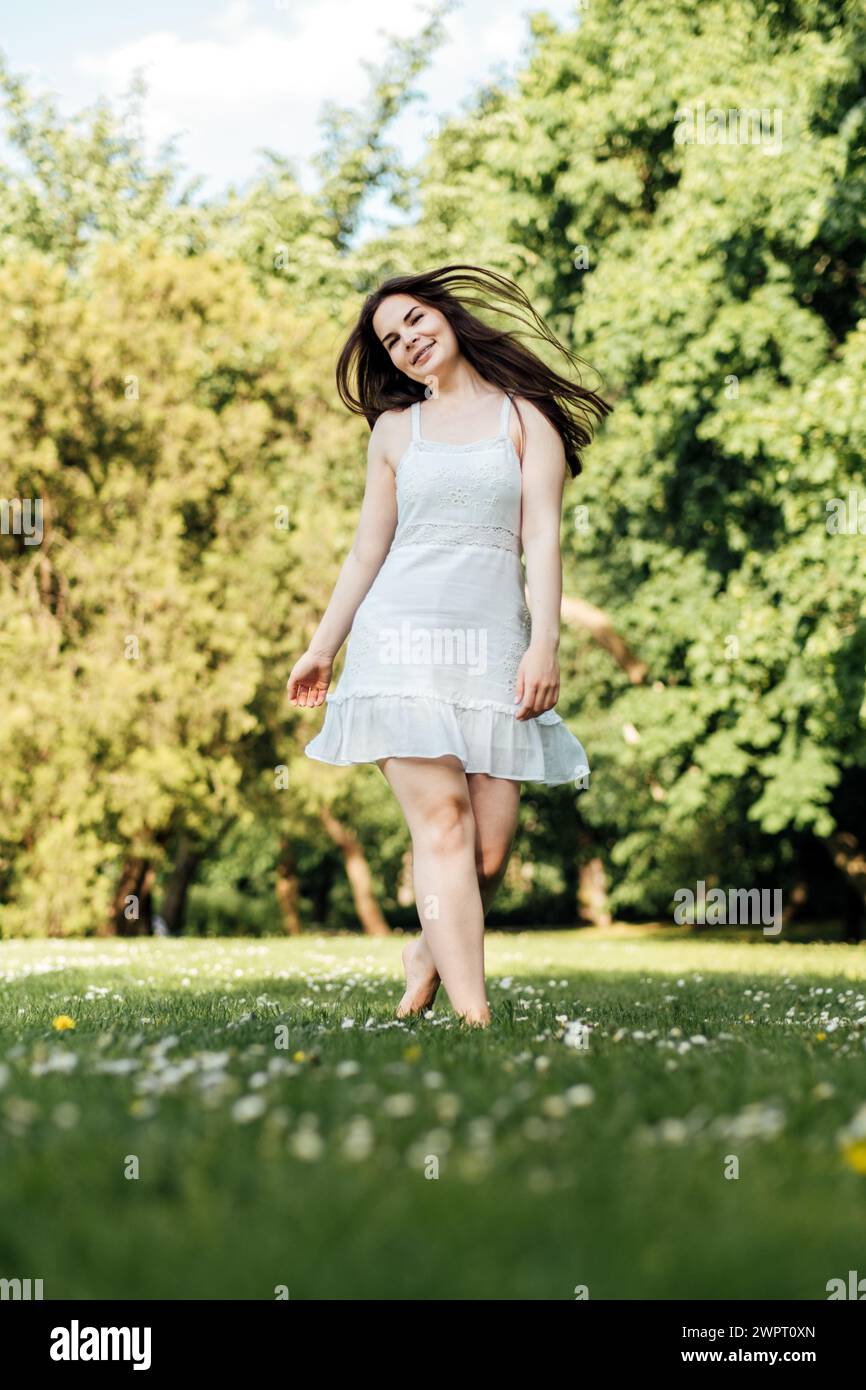 Woman barefoot grass summer hi-res stock photography and images - Alamy