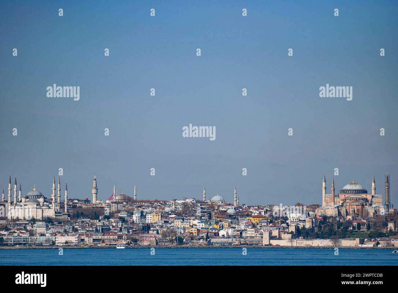 The Blue mosque (Sultan Ahmed Mosque Stock Photo - Alamy