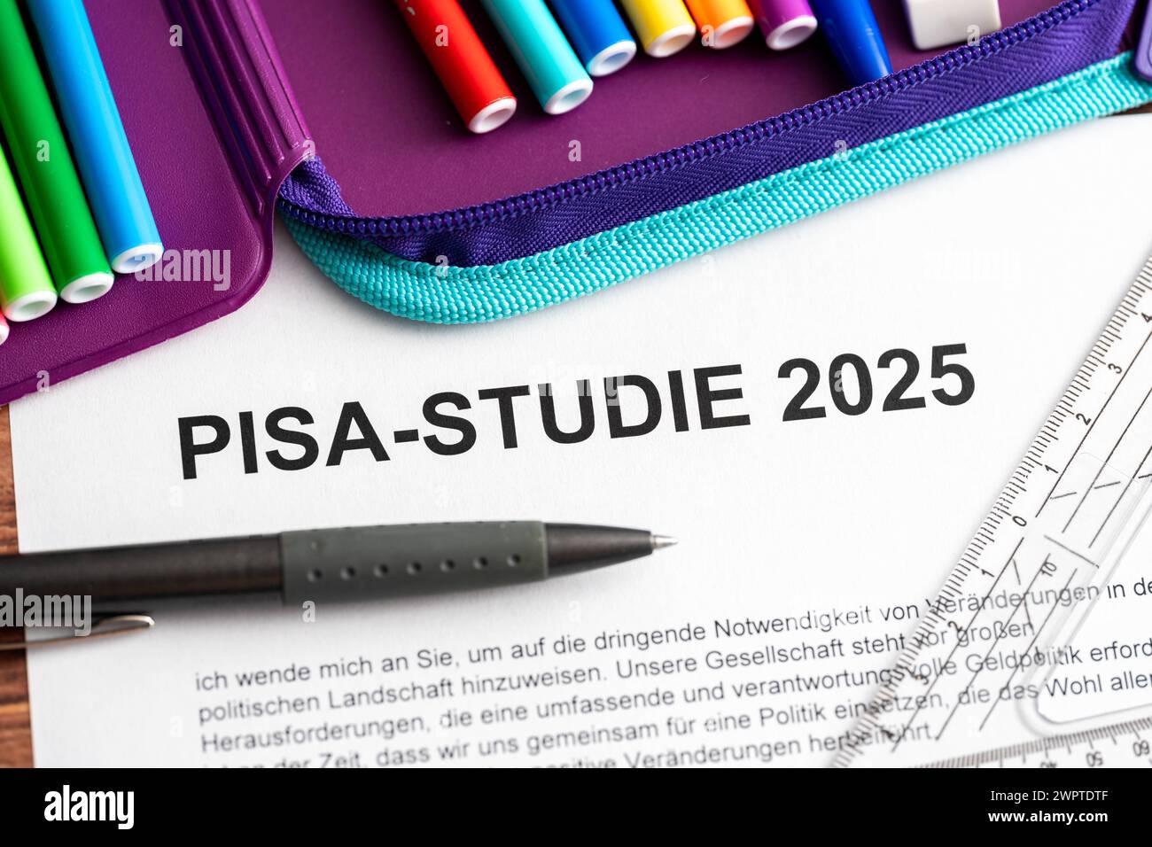 Bildungsstatistik Hi res Stock Photography And Images Alamy