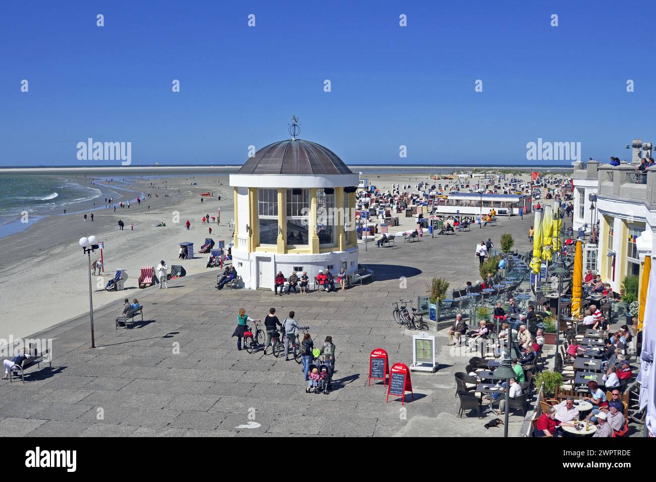 Island of Borkum, Promenade on the beach, East Frisia, Lower Saxony, Federal Republic of Germany Stock Photo