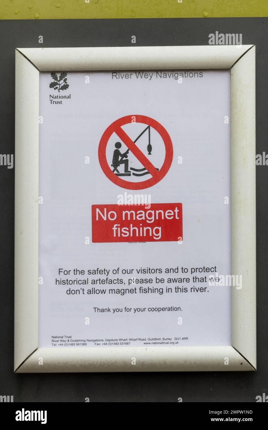 No Magnet Fishing sign or notice by the River Wey Navigations in Surrey, England, UK Stock Photo
