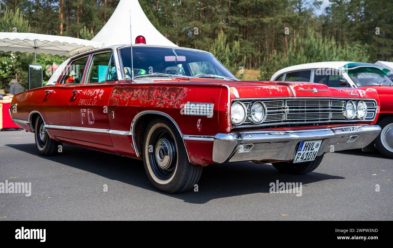 LINTHE, GERMANY - MAY 27, 2023: The full-size car Mercury Park Lane Brougham, 1967. Die Oldtimer Show 2023. Stock Photo
