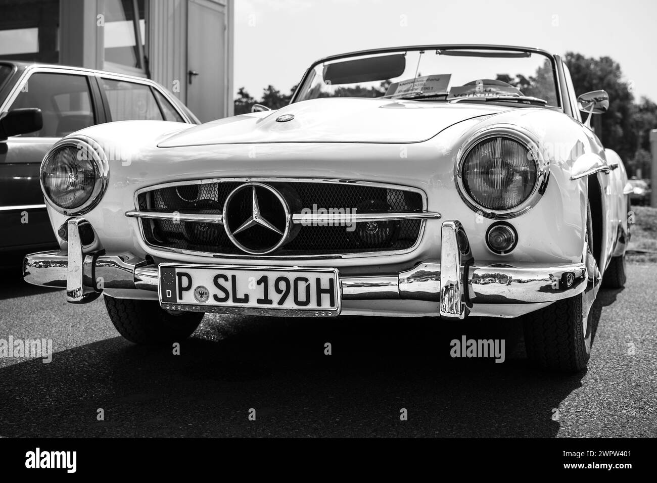 LINTHE, GERMANY - MAY 27, 2023: The sports car Mercedes-Benz 190 SL ...