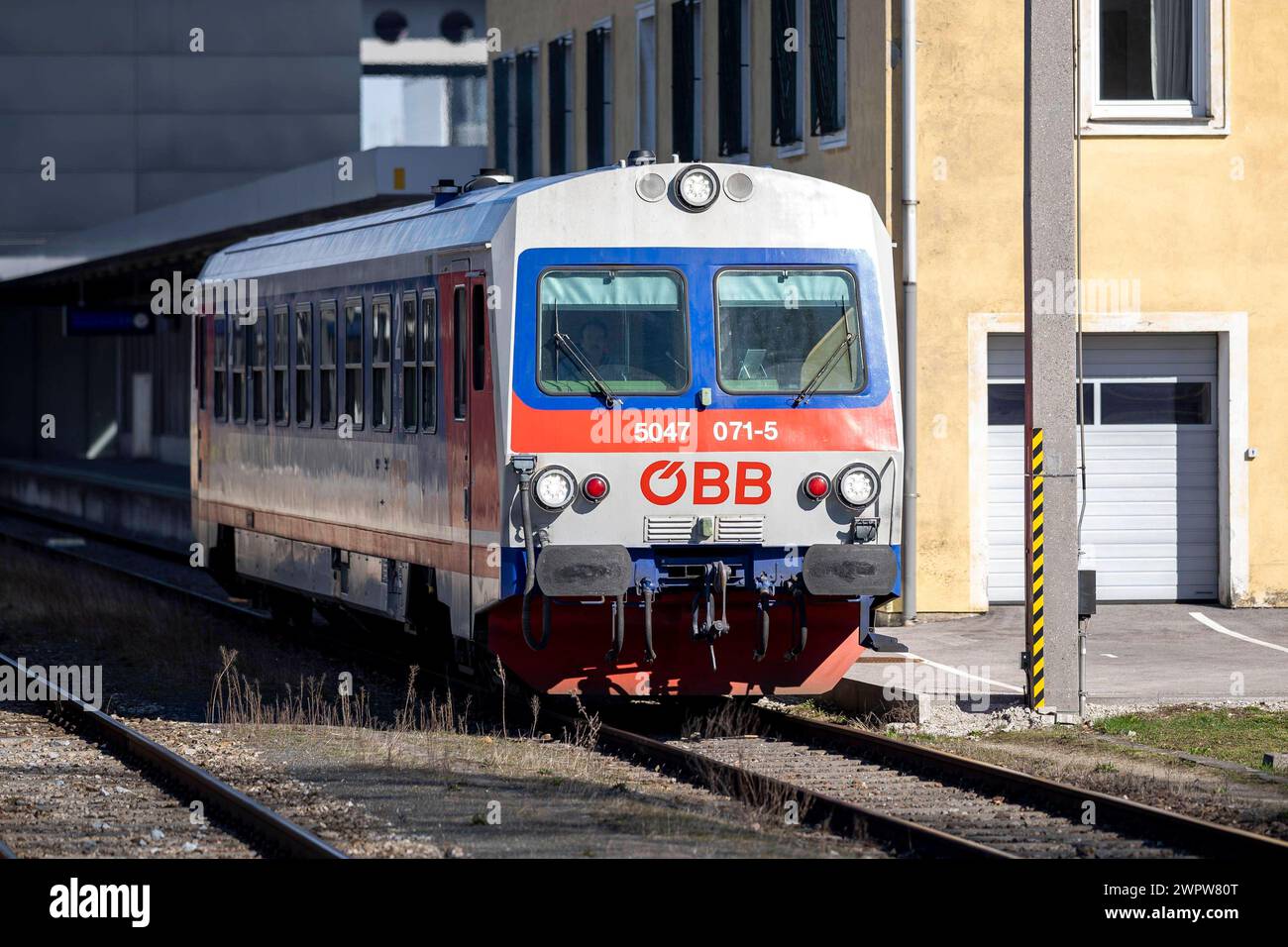 Wels, Österreich. 9. März 2024. ÖBB Regional-Zug am Welser Hauptbahnhof ...
