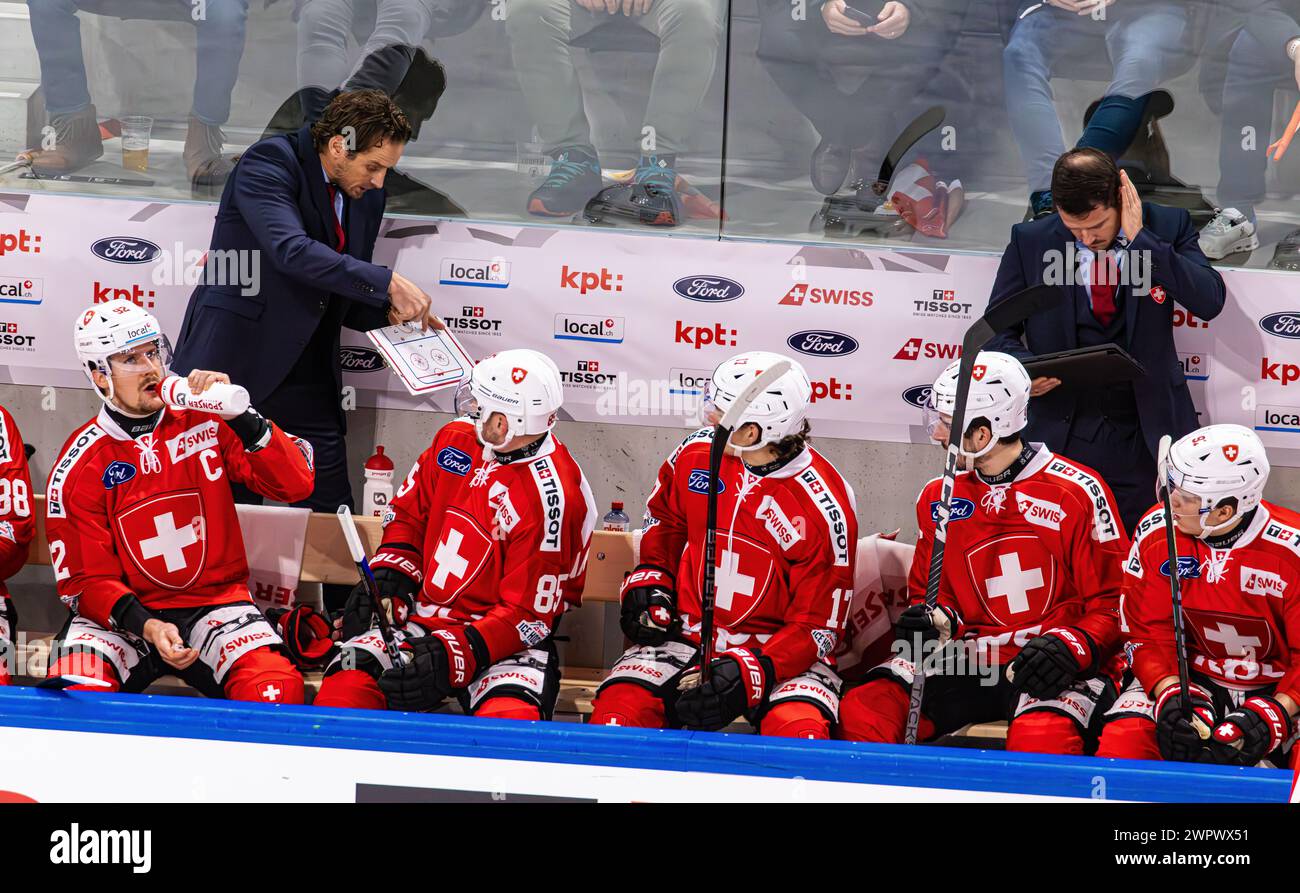Schweden - Schweiz, Swiss Life Arena, Swiss Ice Hockey Games 2023: Patrick Fischer, Cheftrainer Schweizer Eishockey Herren Nationalmannschaft erklärt Stock Photo